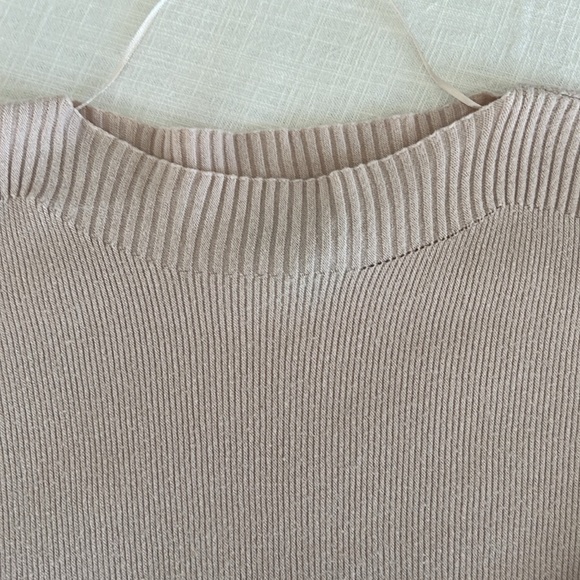 Tan Lightweight Sweather‎ - Picture 3 of 4